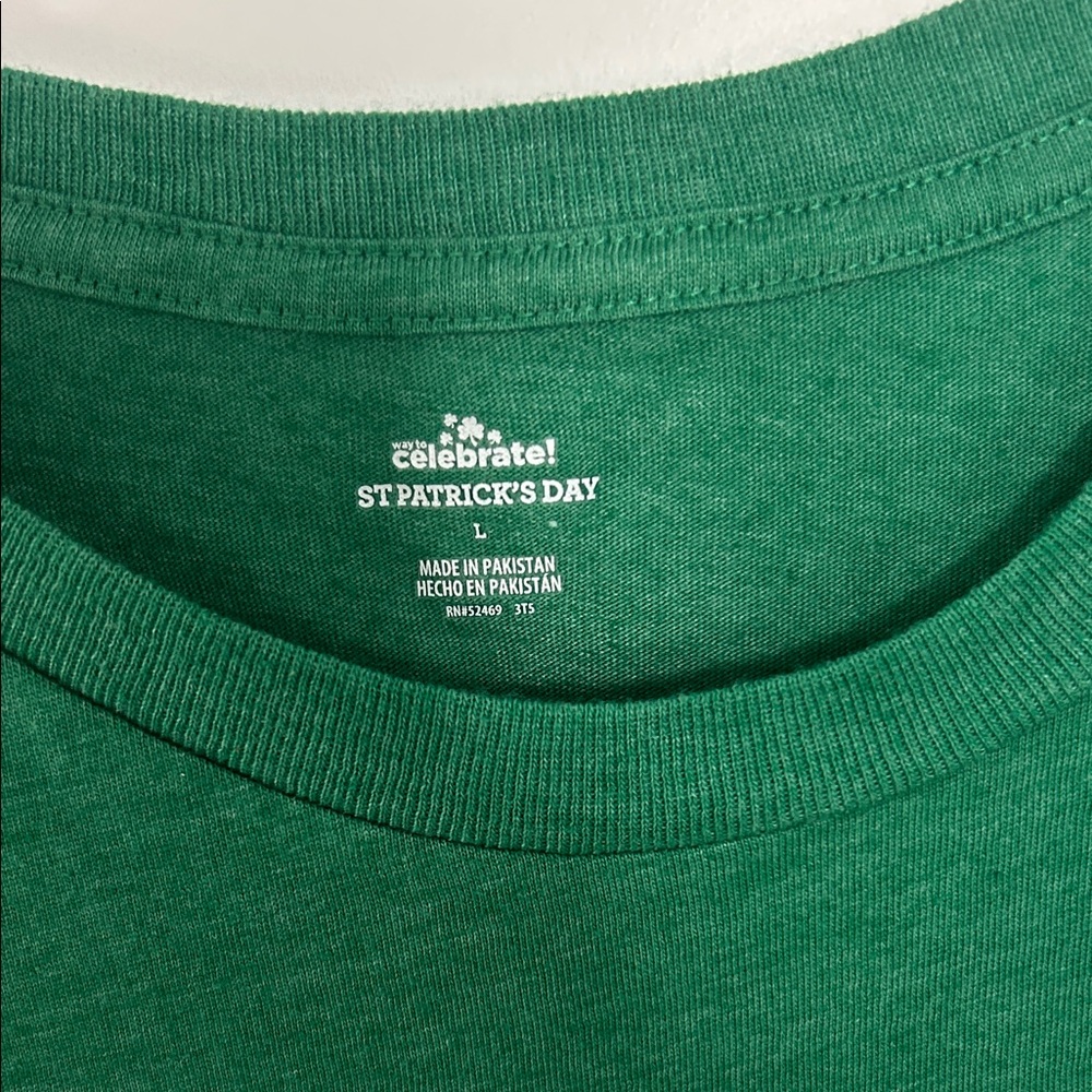 Great Green St Patrick’s Day Lucky Graphic T-Shirt size L - Picture 3 of 6